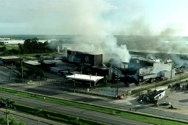 Incêndio em fábrica da Cacau Show: área destruída equivale a três campos de futebol