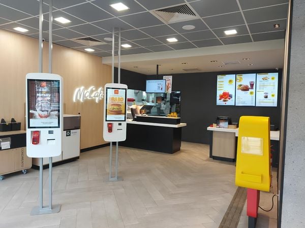Novo McDonald's da Praia do Canto, em Vitória