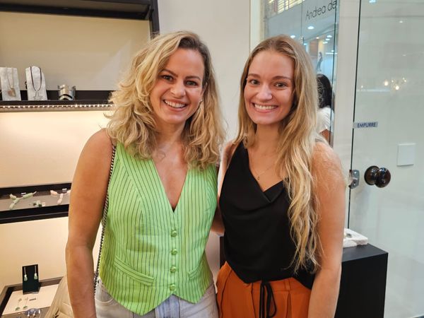 Vanessa  Ferraz e  Carol Ferraz