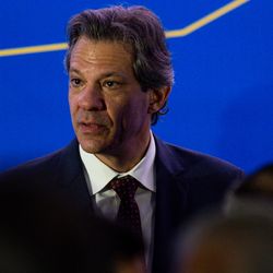 Aumento do IOF atingiu em cheio as aplicações de fundos de investimentos brasileiros no exterior e foi parcialmente revogado horas depois
