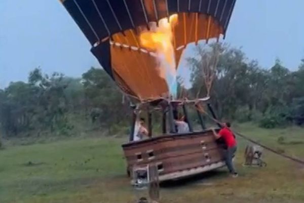 Balão de passeio se choca em paredão de pedra na Chapada dos Veadeiros