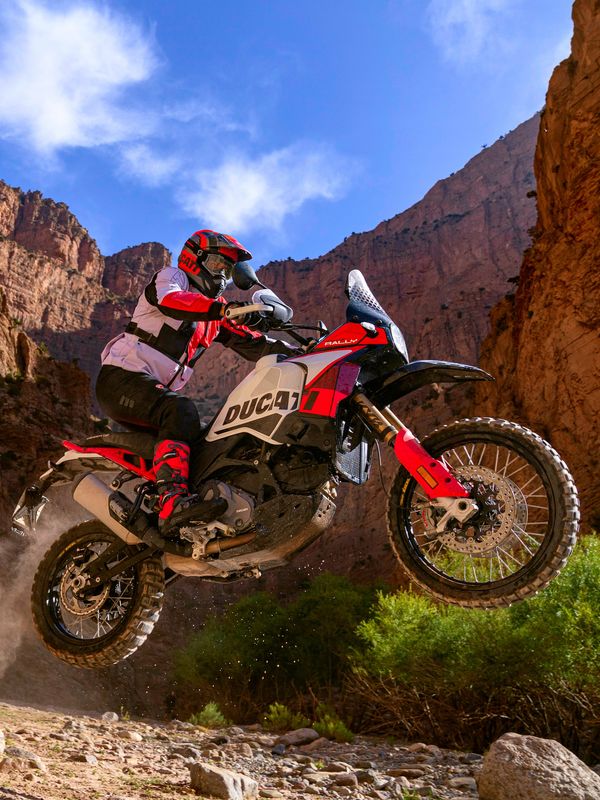 Ducati DR 2024 é uma configuração ainda mais radical da DesertX, com suspensões para off-road extremo