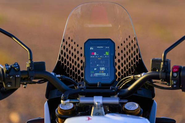 Ducati DR 2024 é uma configuração ainda mais radical da DesertX, com suspensões para off-road extremo