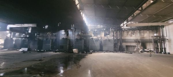 Foto mostra destruição dentro da fábrica da Cacau Show