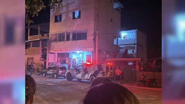 Homens são baleados dentro de bar em distrito de Cachoeiro