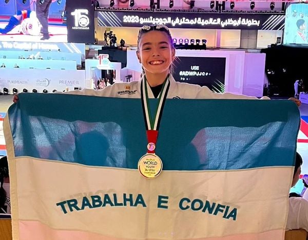 Com 11 anos, Sthepanie Balista já detém o título de campeã mundial de jiu-jítsu