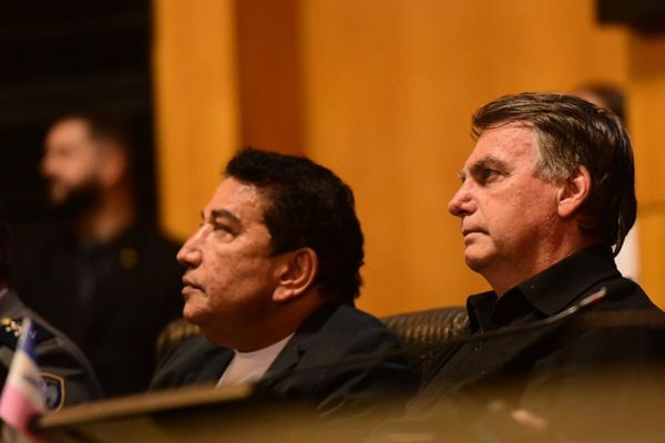 Jair Bolsonaro, ex-presidente da República, recebe homenagem na Assembleia Legislativa do Espírito Santo por Carlos Alberto Silva