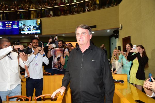 Jair Bolsonaro, ex-presidente da República, recebe homenagem na Assembleia Legislativa do Espírito Santo por Carlos Alberto Silva