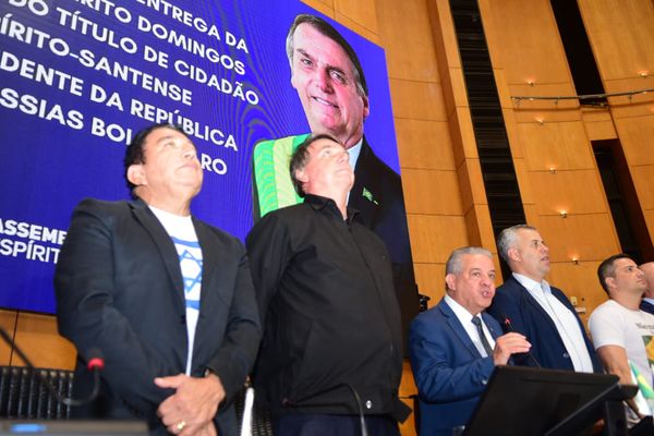 Jair Bolsonaro, ex-presidente da República, recebe homenagem na Assembleia Legislativa do Espírito Santo por Carlos Alberto Silva