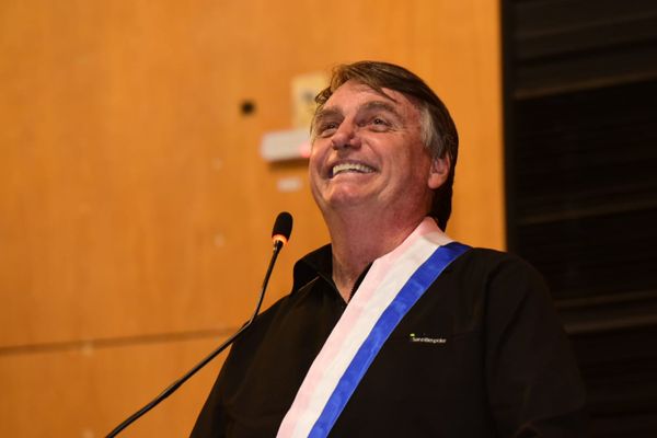 Jair Bolsonaro, ex-presidente da República, recebe homenagem na Assembleia Legislativa do Espírito Santo por Carlos Alberto Silva