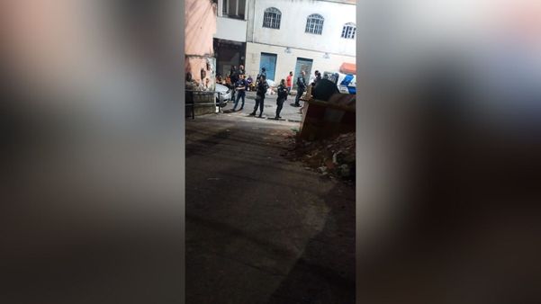 Suspeito é baleado após confronto com a polícia no Bairro da Penha