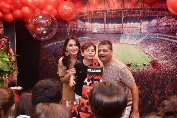 O aniversário, com o tema Flamengo,  reuniu a família e amigos, nesta sexta-feira (10), no Espaço Patrick Ribeiro, em Vitória