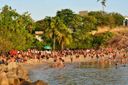 Praia na Ilha do Frade, em Vitória, ficou lotada durante à tarde (Vitor Jubini)