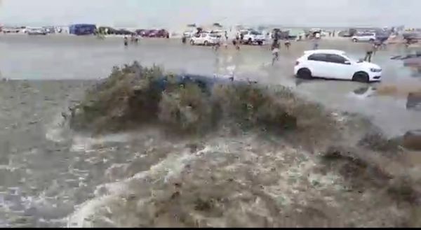 Tsunami meteorológico na praia do Cassino, no Rio Grande do Sul