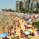 Imagem - Feriado com calorão tem praias lotadas na Grande Vitória; veja fotos