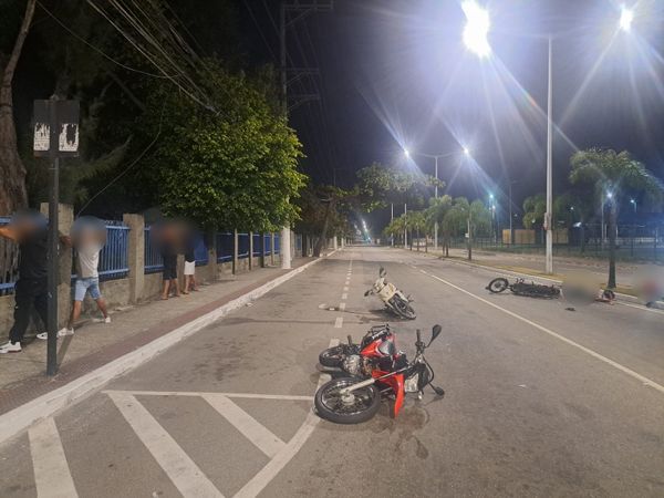 Quatro vão parar na delegacia após 'rolezinho' de moto em Vila Velha