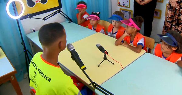 O programa da "Rádio Massinha" faz parte programação da rádio da própria escola. O projeto visa trabalhar a autonomia e curiosidade dos pequenos na escola de Vitória