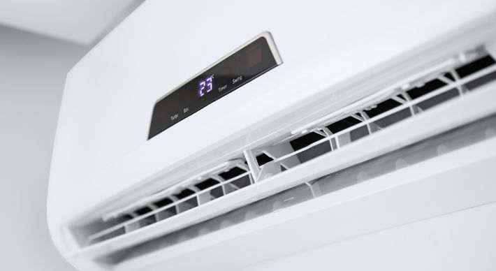 O verão ainda não chegou, mas especialistas aconselham como usar aparelhos refrigeradores com parcimônia para não aumentar a fatura da energia elétrica em casa nesse calor recorde que anda fazendo no ES