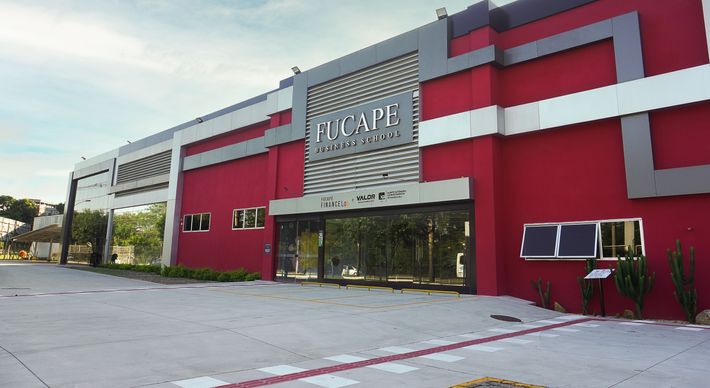Com o objetivo de formar profissionais completos e preparados para o mercado, a Fucape incorporou o mundo business no curso de Direito. Vestibular está com as inscrições abertas