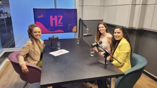 Mulheres que viajam sozinha é o tema do primeiro podcast de turismo de HZ, o Te Leva