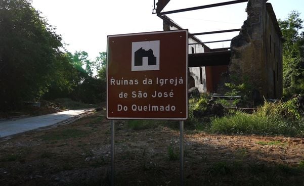 Ruínas da Igreja de São José do Queimado