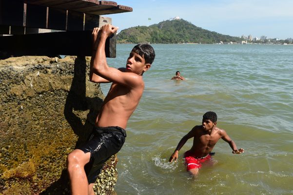 Capixabas aproveitam dia de praia em Vitória por Ricardo Medeiros