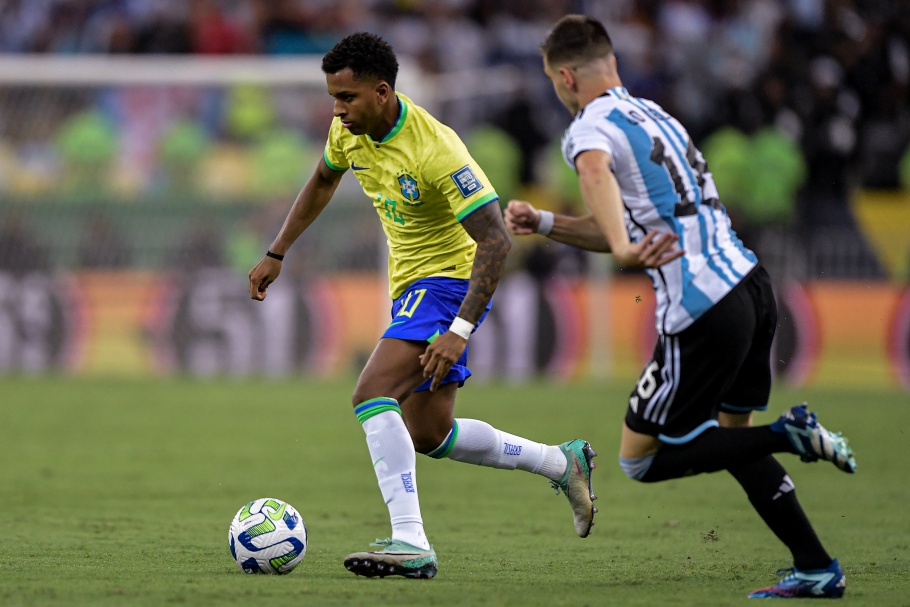 Brasil não vive boa fase sob o comando de Fernando Diniz, acumulando recordes negativos nas Eliminatórias da Copa do Mundo