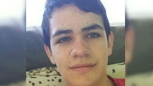  Lucas Soares Lisboa, 18, morreu afogado durante um passeio escolar em Mafra (SC)