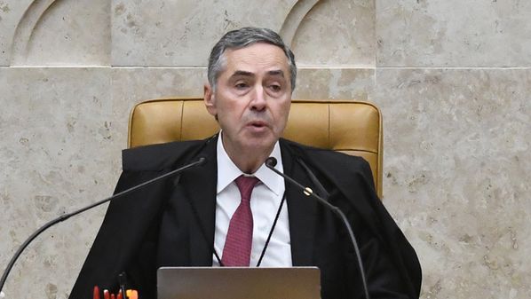 Os EUA aplicaram sanções da lei Magnistky contra Moraes e ainda cancelaram vistos de quase todos os ministros do STF; apenas Luiz Fux, André Mendonça e Nunes Marques foram poupados