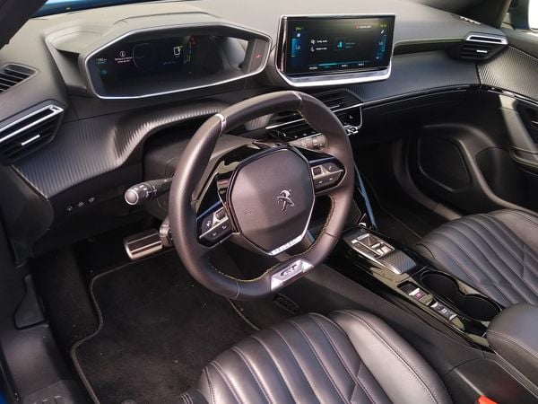 Peugeot e-2008 GT