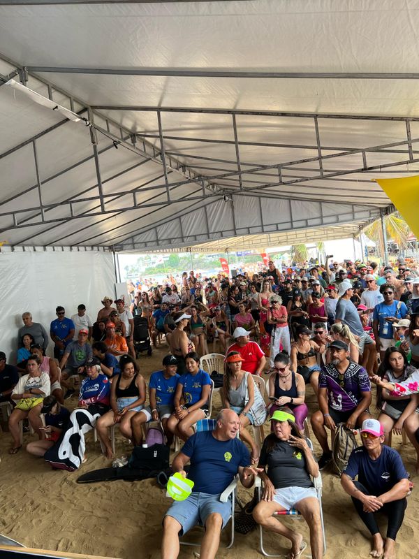 Confira imagens do Pan-Americano de Canoa Havaiana por FEVAAES/Divulgação