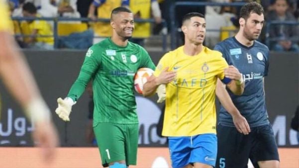 Capixaba Paulor Vitor joga contra Cristiano Ronaldo na Arábia Saudita por Reprodução/Redes Sociais