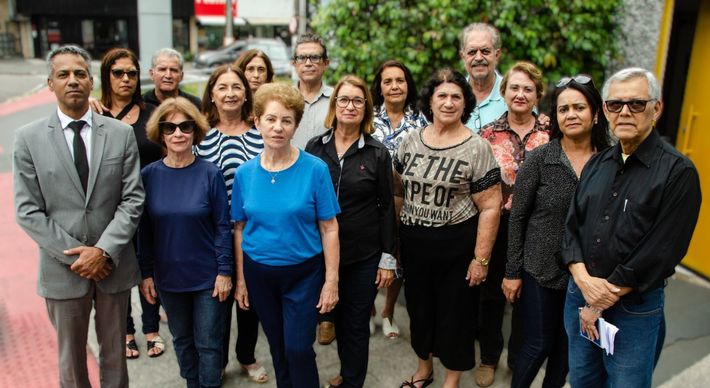 Igrejas diferentonas atraem jovens evangélicos - Jornal O Globo