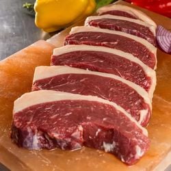 Corte de carne acumula alta de 2,82% em 2025; bebida aumenta 5,97%; consumo dos produtos virou assunto político após eleições de 2022