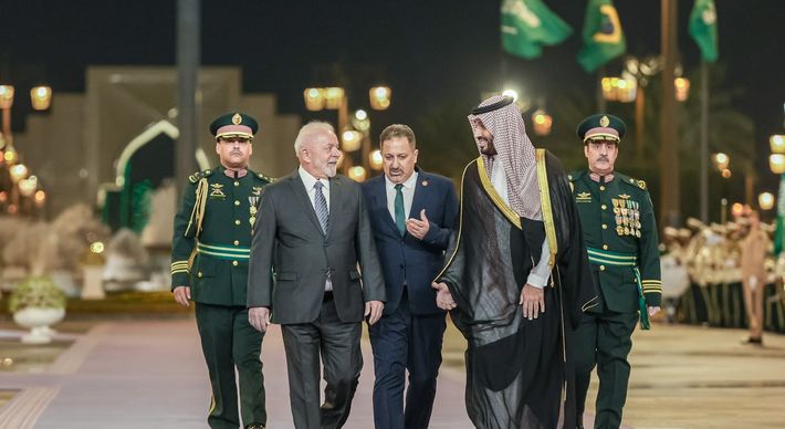Riad é primeira parada da viagem ao Oriente Médio, que inclui também agendas em Doha e em Dubai, onde o petista participará da COP28