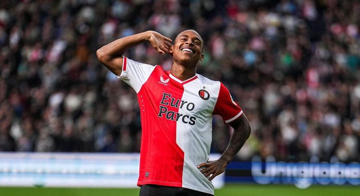 'As' publicou título racista em matéria que alertava sobre o perigo que o atacante pode levar ao Atlético de Madrid no duelo contra o Feyenoord, pela Liga dos Campeões