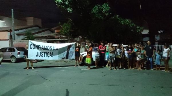 Família de dentista esperava pela chegada da polícia com o preso na delegacia de São Mateus