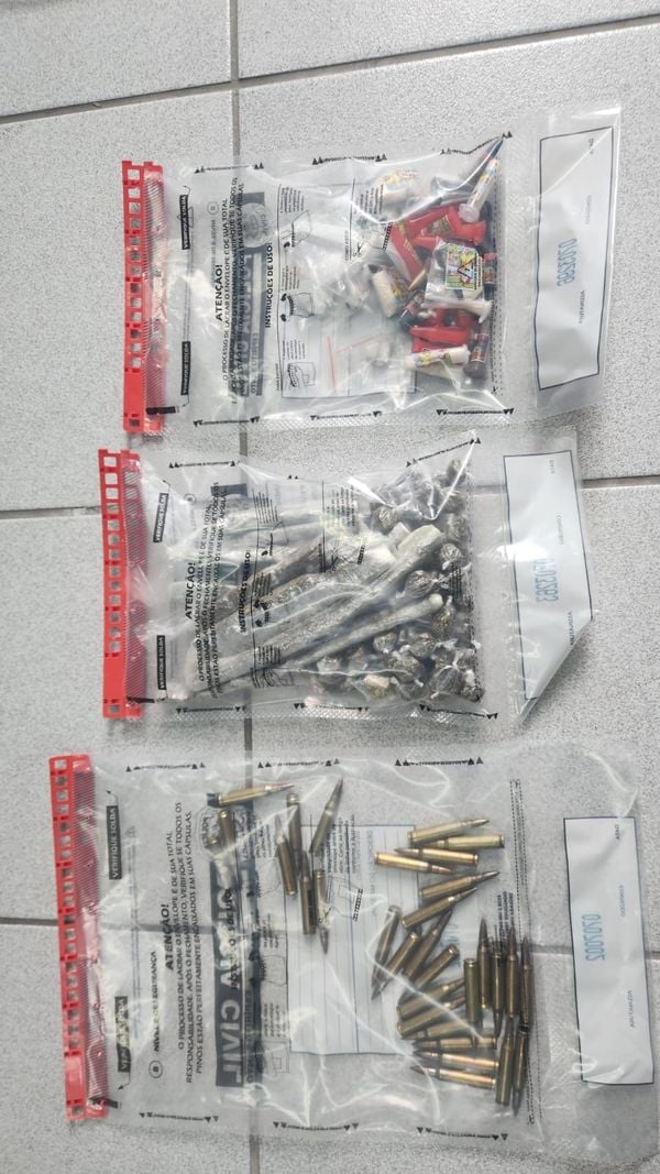 Material apreendido em operação no Morro da Garrafa, em Vitória por Divulgação | Polícia Civil
