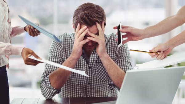 A Síndrome de Burnout  é um distúrbio emocional com sintomas de exaustão extrema, estresse e esgotamento físico resultante de situações de trabalho.