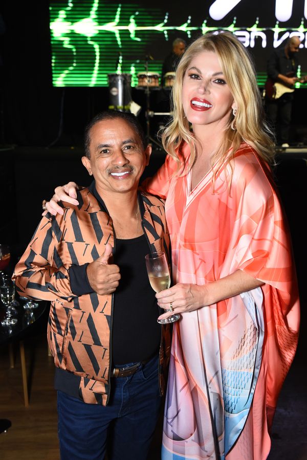 Manoel Gomes e Val Marchiori