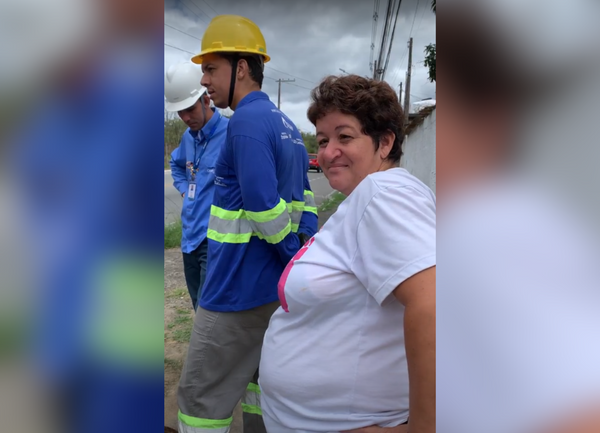 Lucineide Correia acompanha a equipe da Ambiental Serra durante manutenção preventiva
