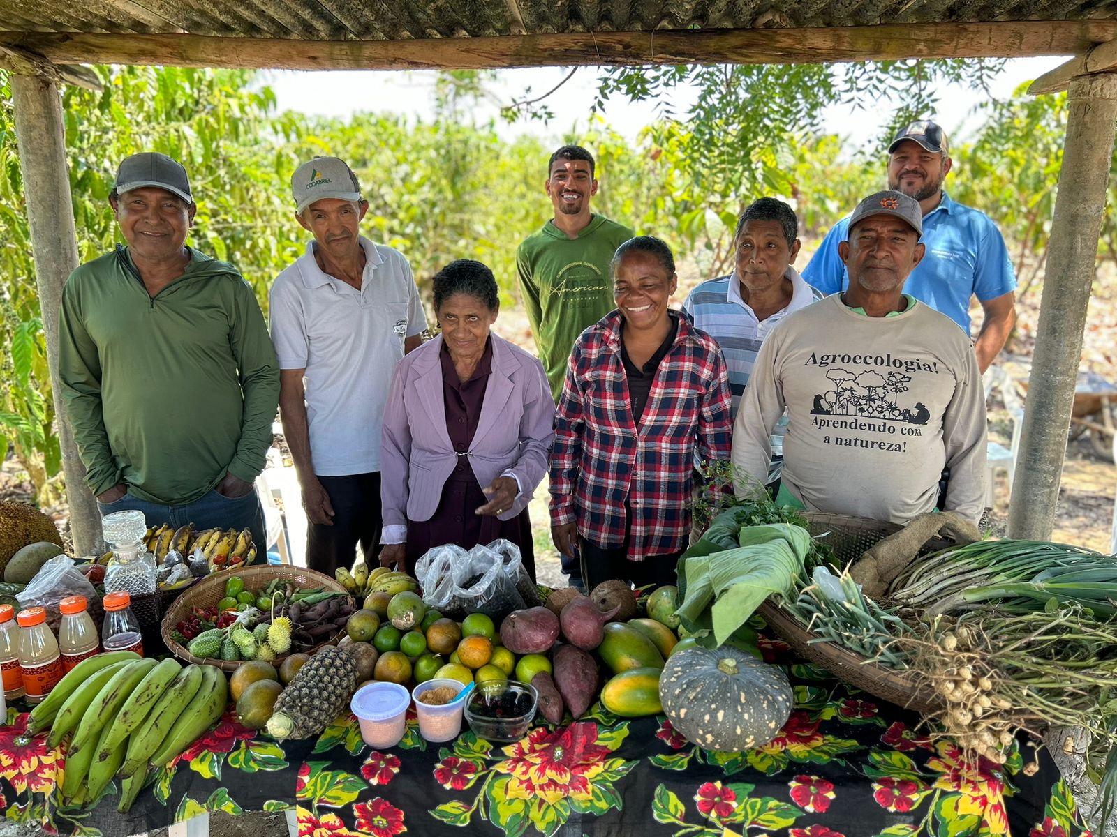 Em Cachoeiro do Riacho, Aracruz, ações da Suzano vêm ajudando a mudar realidades: produtores rurais ganharam autonomia para cultivar terras e mulheres viram a chance de crescer com padaria comunitária