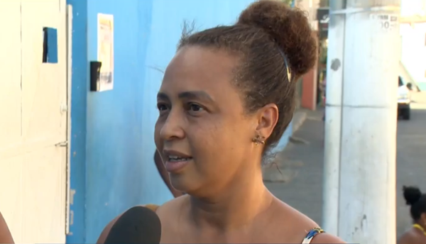 Rita de Cássia, mãe de estudante, reclama do fechamento de escolas em Cariacica