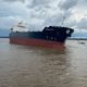 Imagem - Navio petroleiro tomba no Rio Amazonas