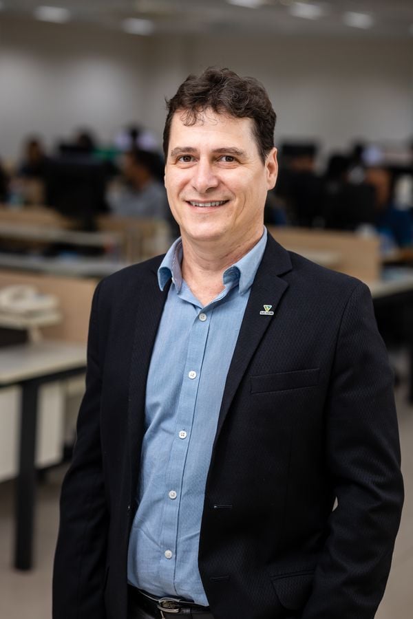Alecsandro Casassi é diretor de Operações e Negócios do Sicoob Central ES