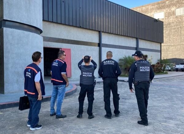 Ministério Público do Espírito Santo cumpre mandados de busca e apreensão em empresas do setor têxtil sediadas em Colatina, como parte da investigação da Operação Vênus.