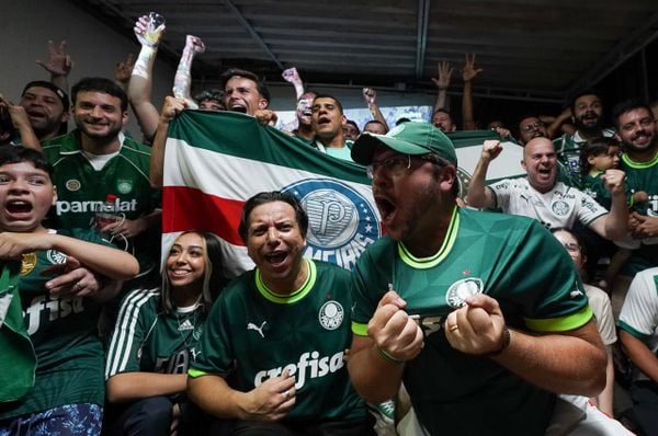 Confira imagens da festa da torcida palmeirense em Vitória após o título do Campeonato Brasileiro 2023 por Vitor Jubini