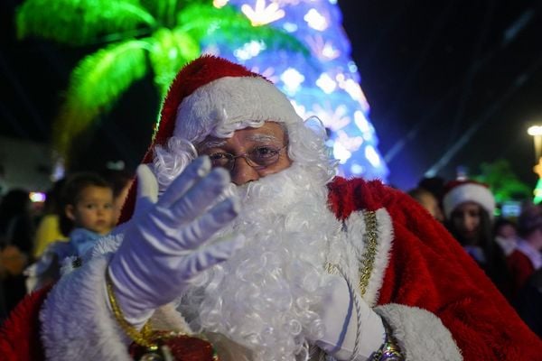 Decoração de natal na Praça do Papa, em Vitória por Vitor Jubini