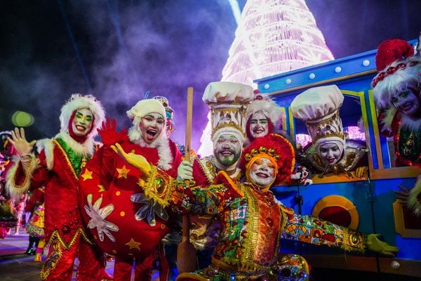 Decoração de natal na Praça do Papa, em Vitória por Vitor Jubini