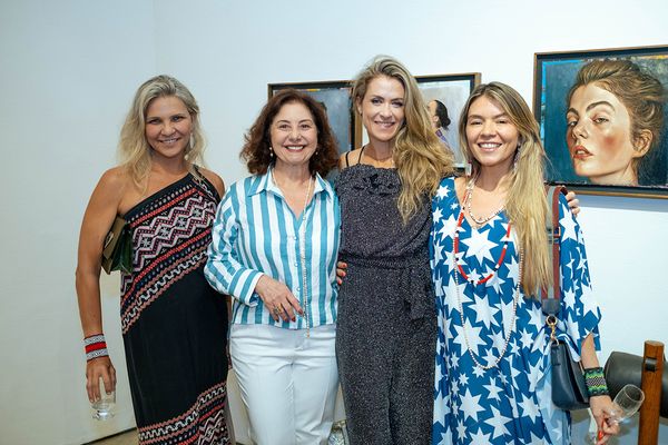 Luciana Bowen,Anginha Buaiz,Flávia, Maria Sanz